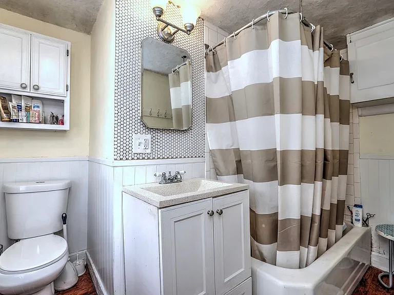 4 Jefferson St #2 — Photo 7