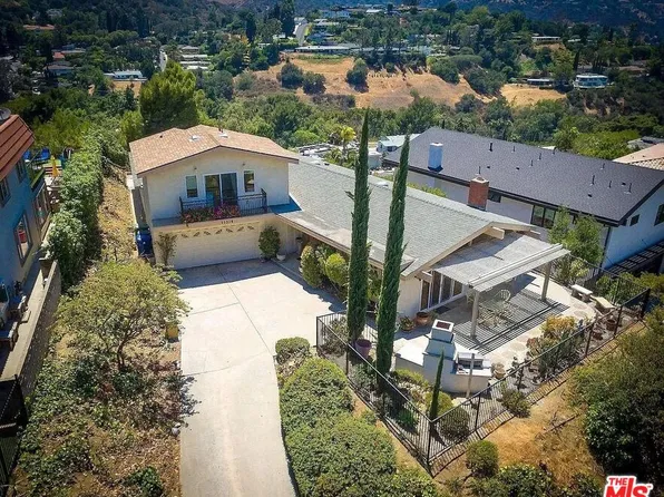 11318 Dona Lisa Dr, Studio City, CA 91604