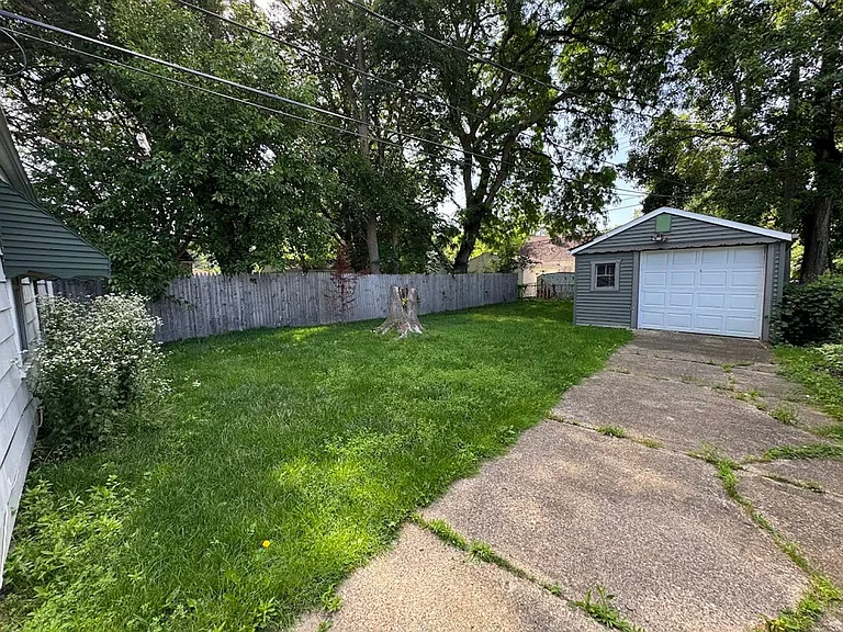 1790 Ardmore Dr — Photo 11