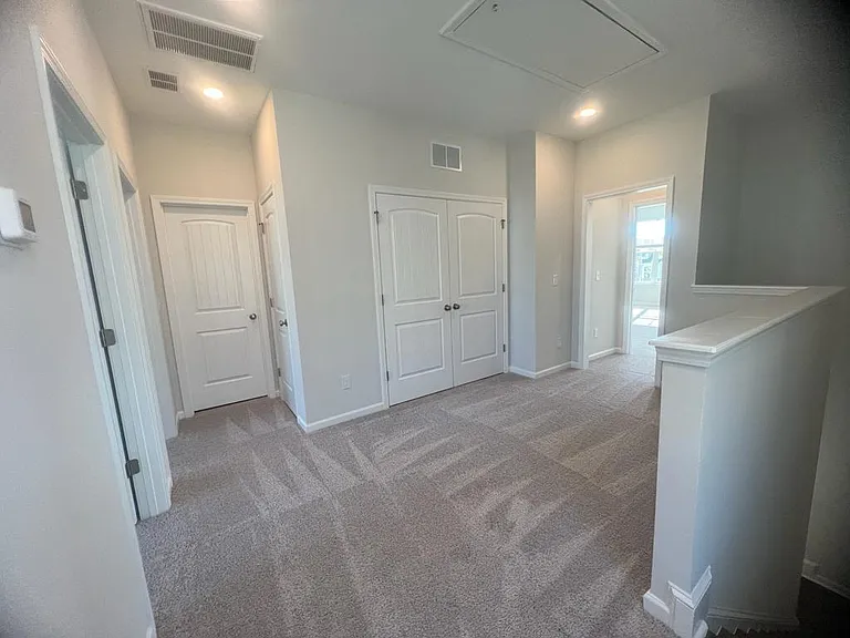 1518 Irving Hill Dr — Photo 15