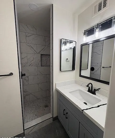 1131 E Trinity Pl — Photo 9