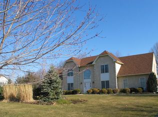 6 Robin Dr, Denville, NJ