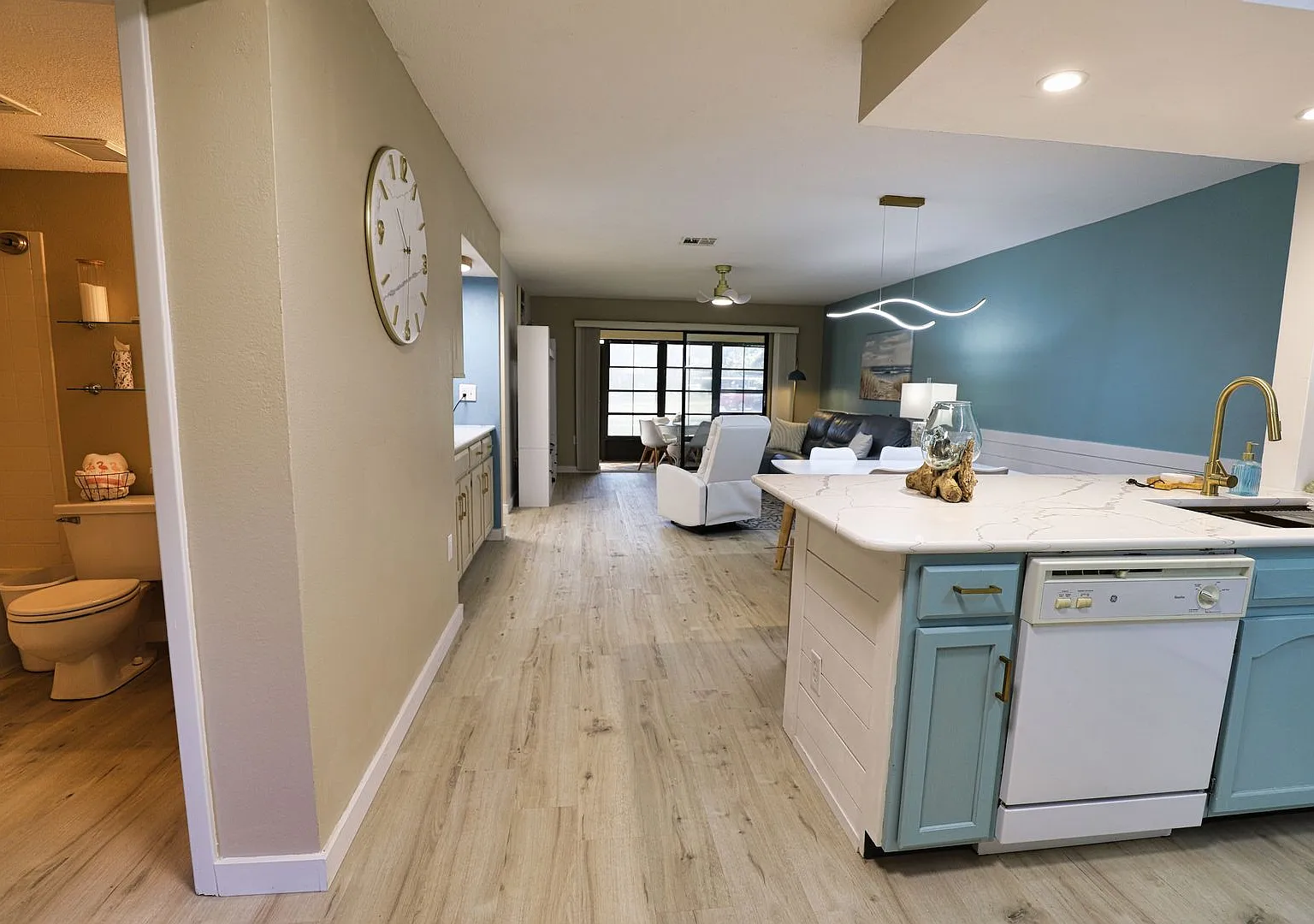 Seasonal Short-term 2-Bedroom 2-Bathroonm Condo located at Mission Lakes! — Photo 3