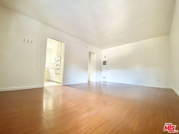 2nd image of 3718 Mentone Ave #1A