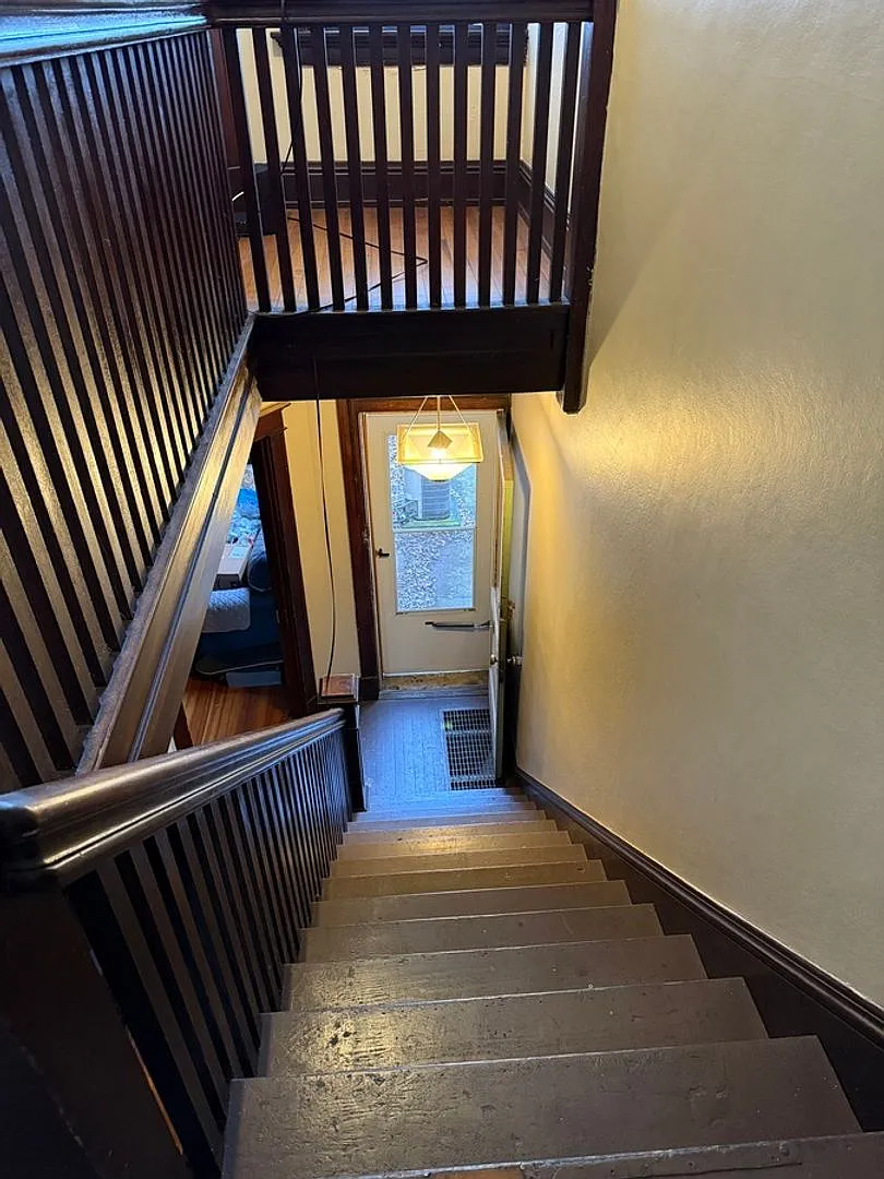 2215 Victor St. — Photo 3