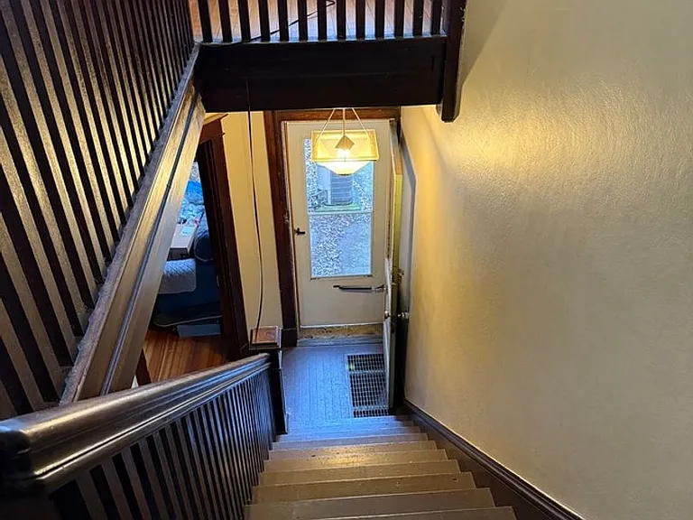 2215 Victor St — Photo 3