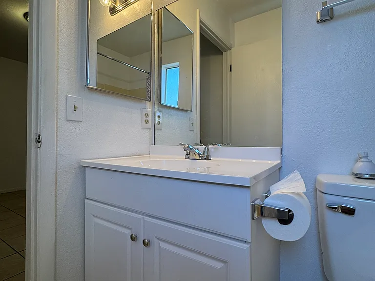 1539 Monte Vista Dr #C — Photo 24