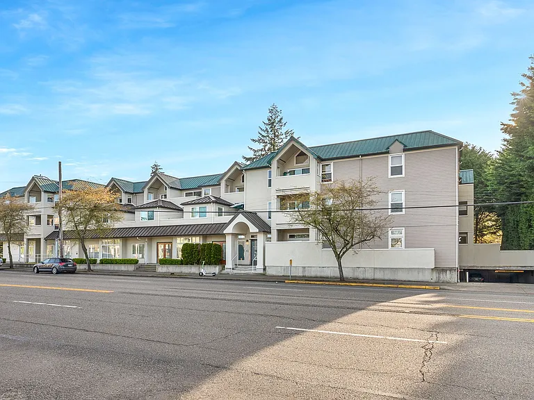 Daniels Apartments — Photo 4