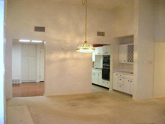 3rd image of 41 Tamarisk Cir