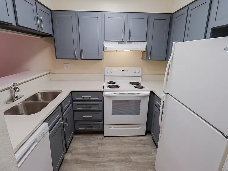 812 City Park Ave #103 — Photo 3