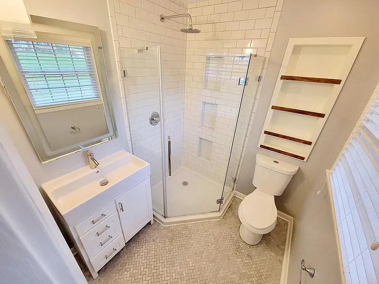 2404 Blanche Dr — Photo 8