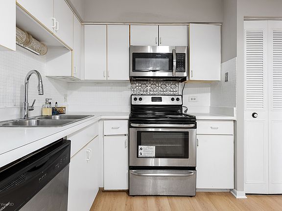 5th image of 5200 Galitz St APT 206