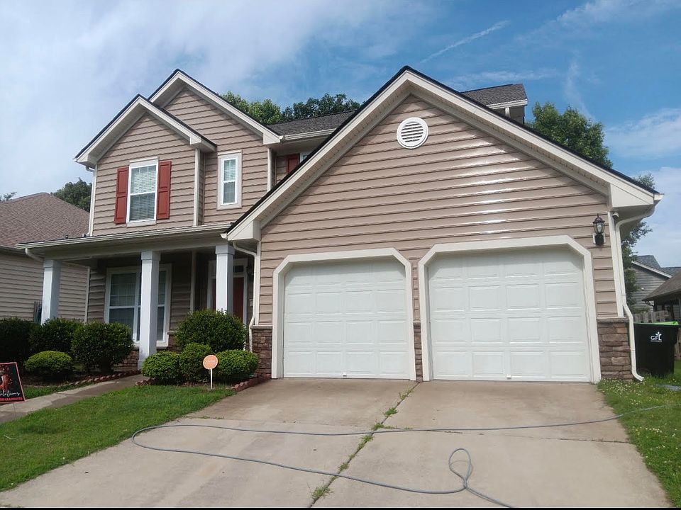 1st image of 208 Stoke Hammond Ct