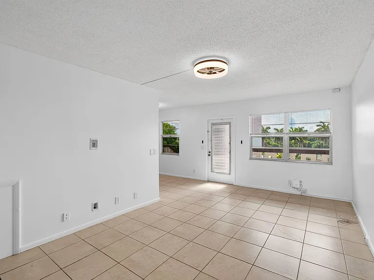 4028 Hythe Pl #B — Photo 18