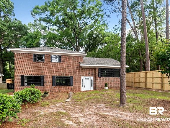 3rd image of 4814 Princeton Dr