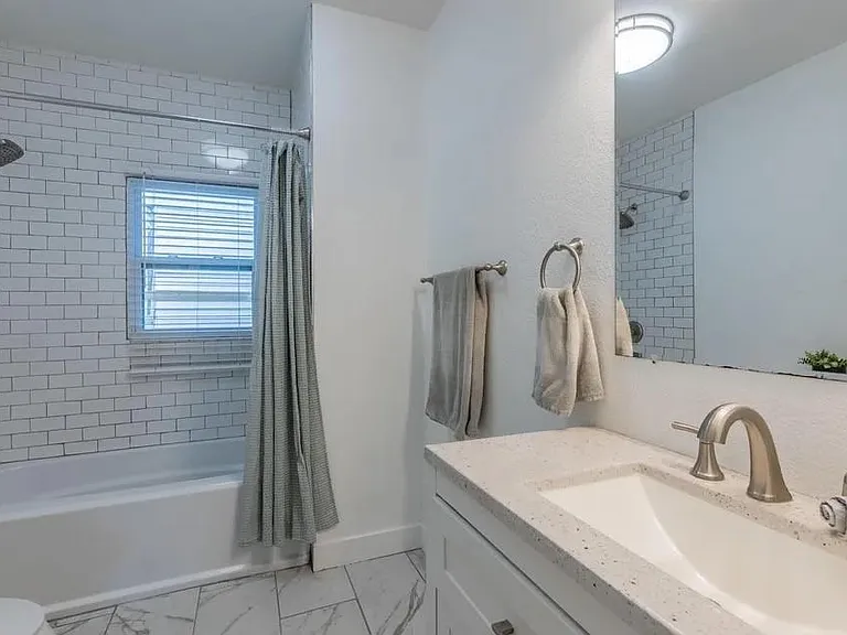 2329 Connor Ave — Photo 10