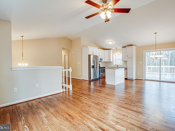4th image of 12404 Wadsworth Ln