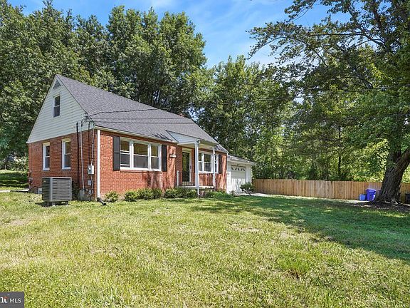3rd image of 26904 Overlook St