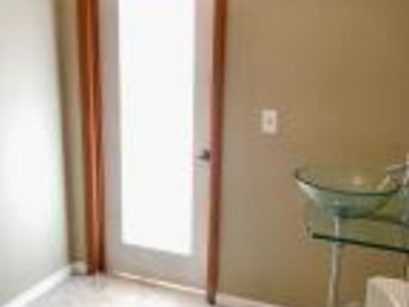 5th image of 504 SE 20th Ave APT 1E