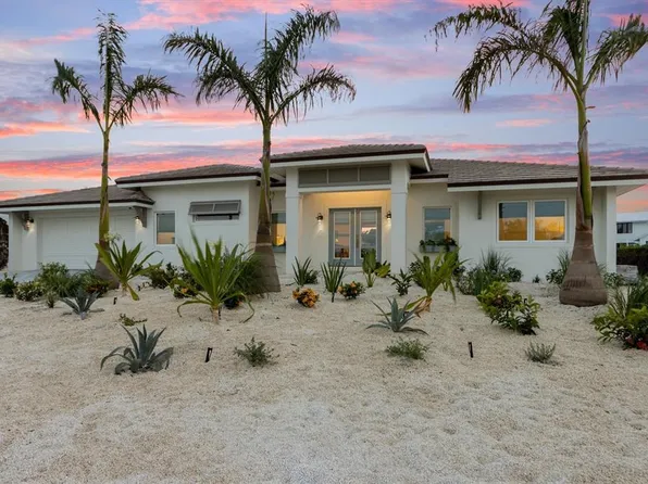 605 Ivanhoe Ln, Holmes Beach, FL 34217