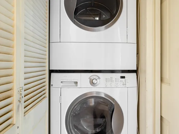 425 East 63rd Street image 21 of 28