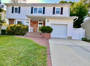 1470 Wagner St, Wantagh, NY 11793