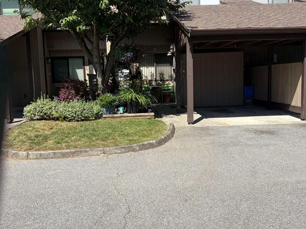 27044 32nd Ave #102, Langley, BC V4W 3S9