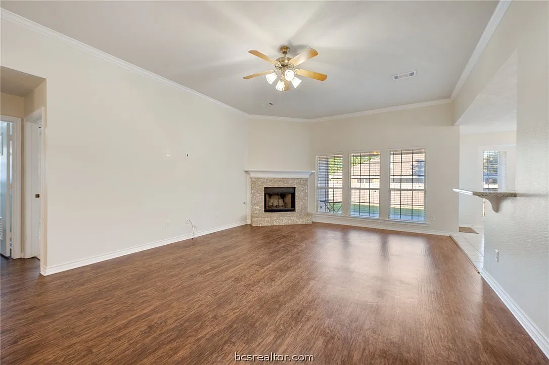 3 bed, 1674 sqft, $2,450 — Photo 2