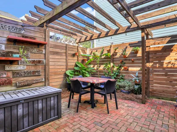420 E Gaston St, Savannah, GA 31401