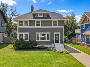 2421 4th Ave SE, Cedar Rapids, IA 52403
