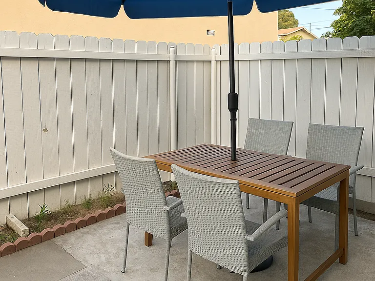 Clay Ave — Photo 10