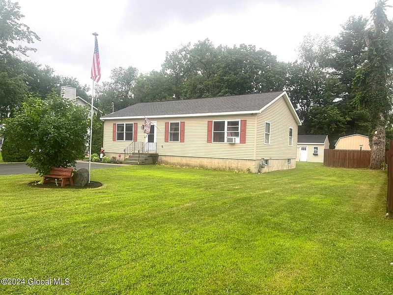 4th image of 4 Pleasant Acres Drive