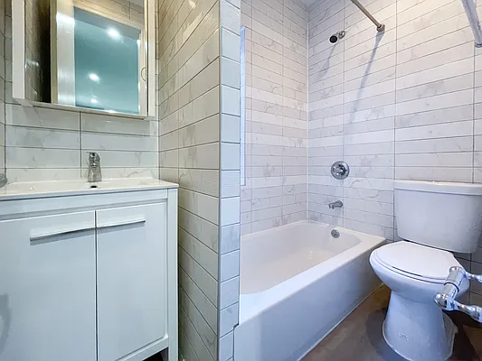 Rented by Kahen Properties | media 10