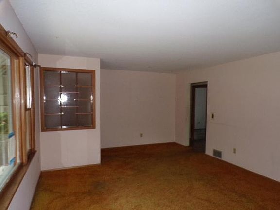 5th image of 205 N Black Eagle Dr