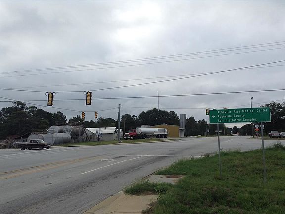 3rd image of 381 Highway 72 W