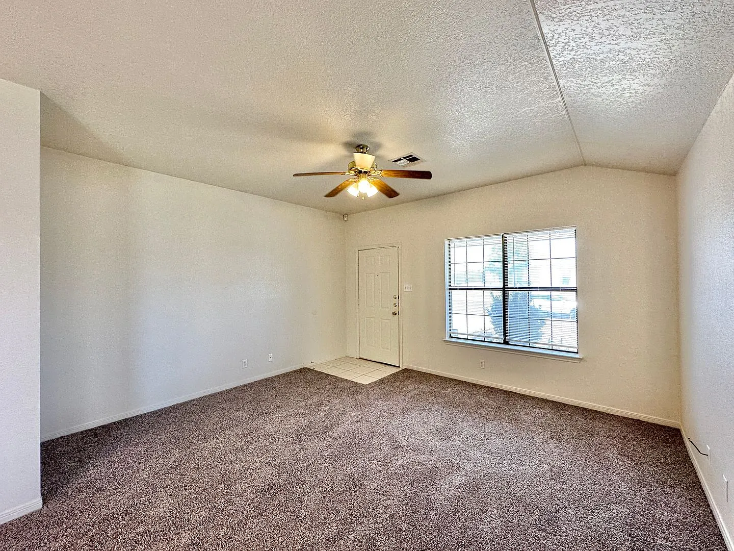 5206 Daybreak Dr — Photo 4