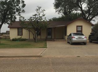 1355 S 12th St, Slaton, TX 79364