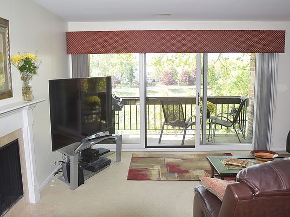 3rd image of 301 Lake Hinsdale Dr APT 313