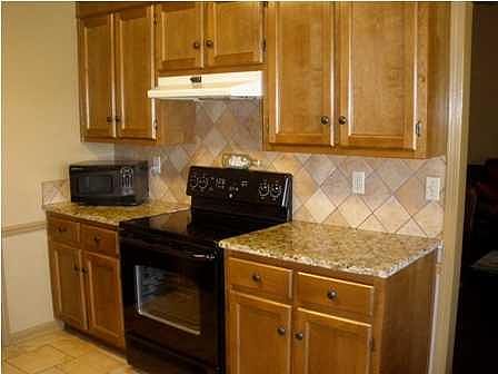 4th image of 408 Countrywood Dr