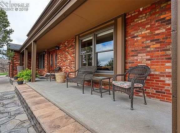3rd image of 735 Wuthering Heights Dr