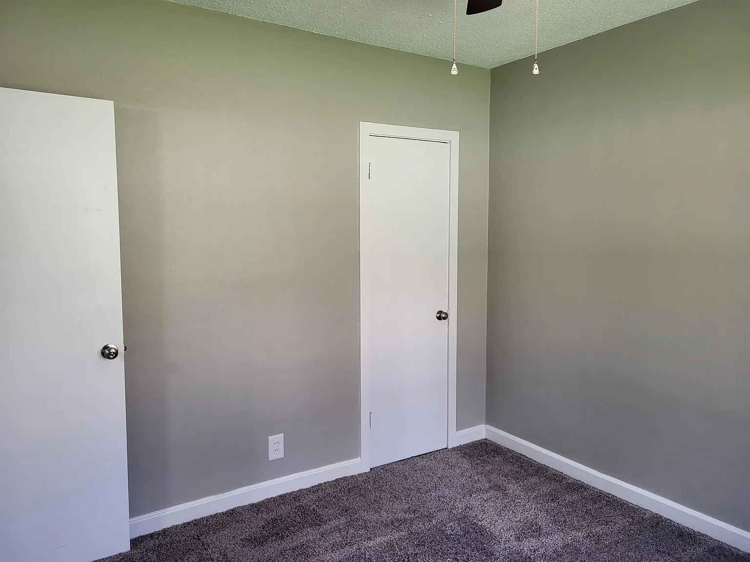 2604 Grant Street - 2608 — Photo 4