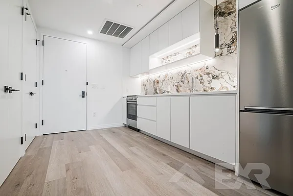 Rented by EXR | media 2