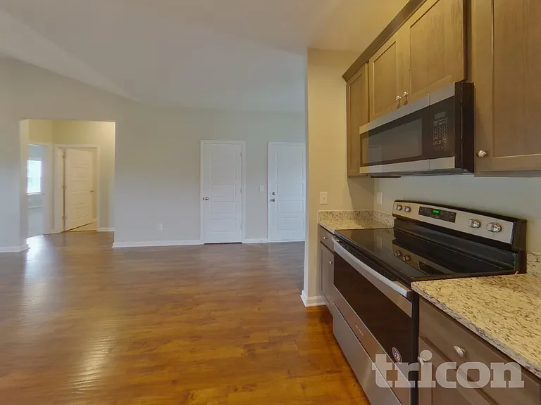 817 Ellyson Dr — Photo 6