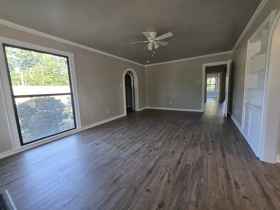 3 bed, 2.0 bath, 1479 sqft, $1,400 — Photo 4