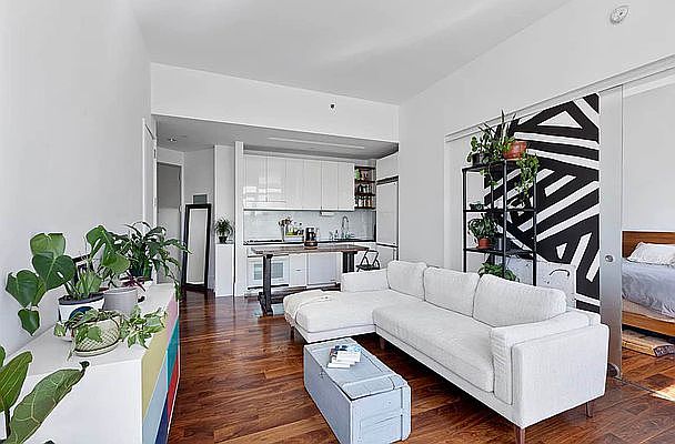 1st image of 1017 Jackson Ave