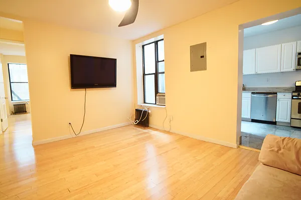 Rented by Compass | media 12