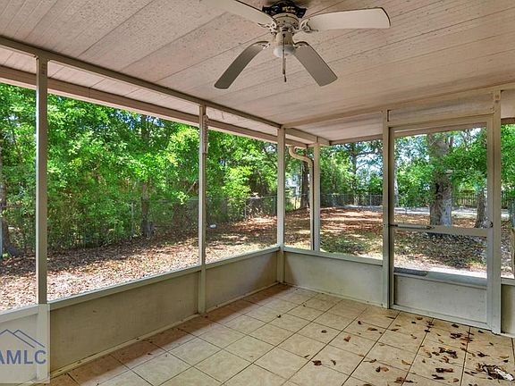 4th image of 1016 Farr Ct