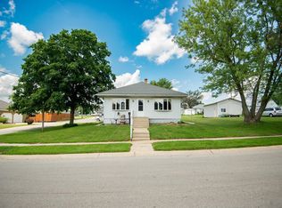 224 W 9th St, Bicknell, IN