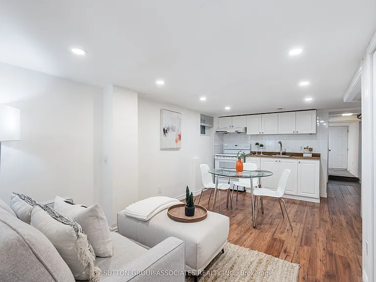 10 Innes Ave #BASEMENT — Photo 2