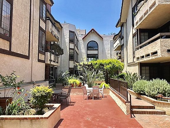 4th image of 5534 Encino Ave APT 311